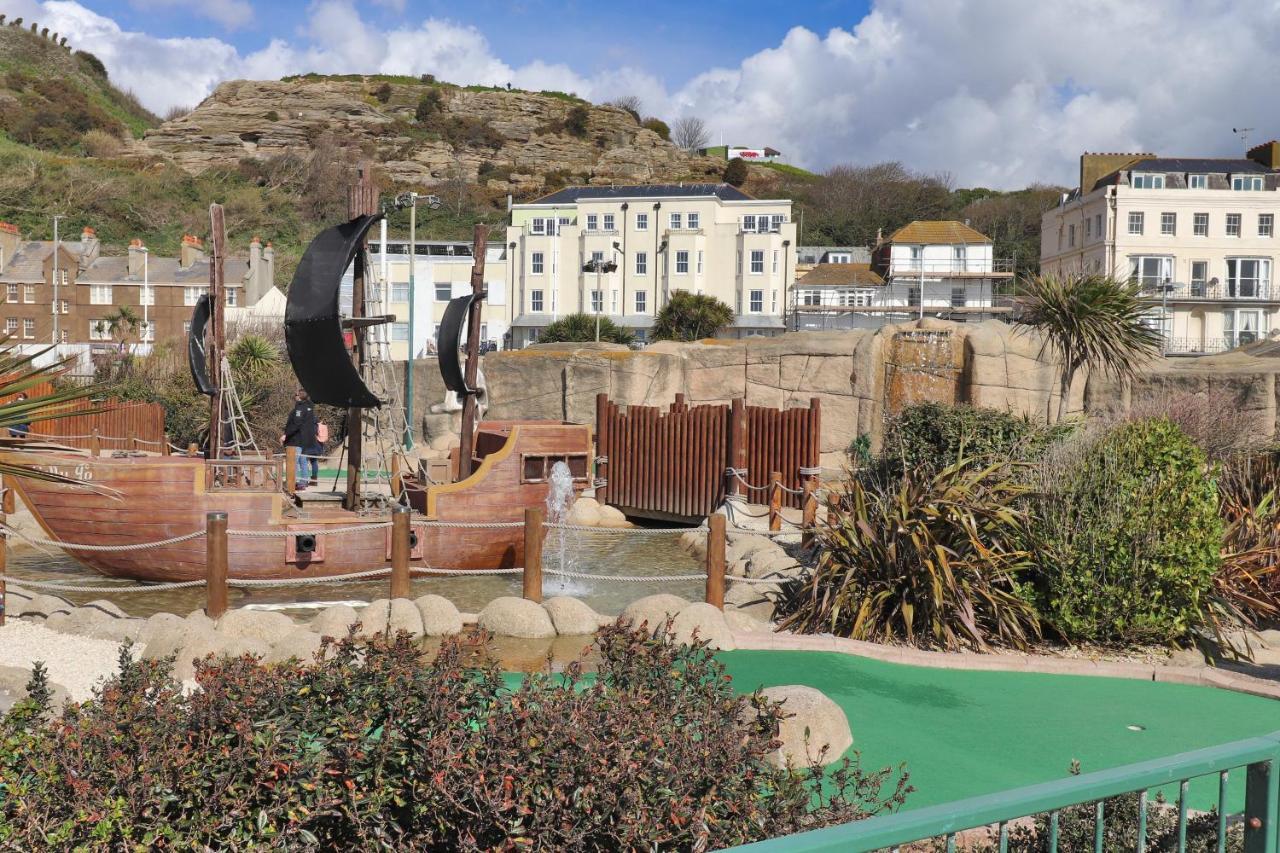 Master Accommodation Suite 2 Sea View With Balcony Hastings Esterno foto