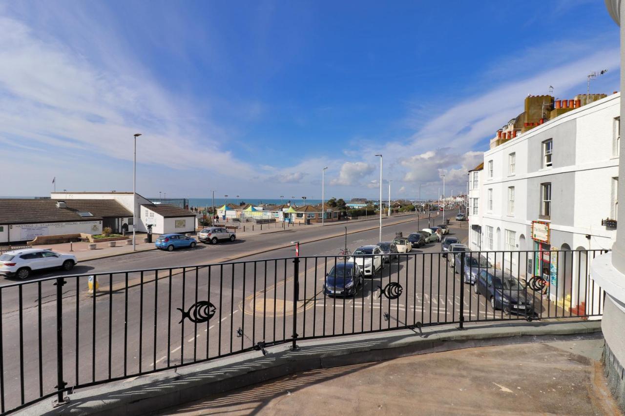 Master Accommodation Suite 2 Sea View With Balcony Hastings Esterno foto